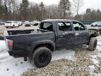 Trzecie zdjęcie samochodu z tyłu: 2020 TOYOTA TACOMA DOUBLE CAB VIN:5TFCZ5AN2LX228040 - miniatura