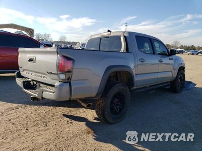 Trzecie zdjęcie samochodu z tyłu: 2017 TOYOTA TACOMA DOUBLE CAB VIN:5TFCZ5AN8HX048455 - miniatura