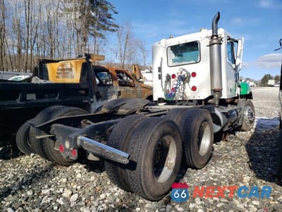 Czwarte zdjęcie samochodu z boku: 2007 FREIGHTLINER CONVENTIONAL COLUMBIA VIN:1FUJA6CK77LX17689 - miniatura