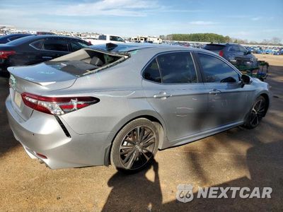 Trzecie zdjęcie samochodu z tyłu: 2019 TOYOTA CAMRY XSE VIN:4T1B61HK3KU726686 - miniatura