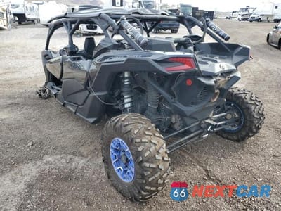 Trzecie zdjęcie samochodu z tyłu: 2018 CAN-AM MAVERICK X3 MAX X RS TURBO R VIN:3JBVNAW44JK003391 - miniatura