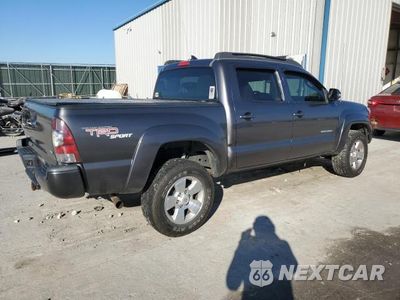 Trzecie zdjęcie samochodu z tyłu: 2013 TOYOTA TACOMA DOUBLE CAB VIN:5TFLU4EN2DX063062 - miniatura