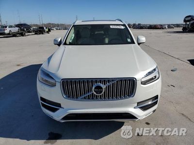 Piąte zdjęcie samochodu w środku: 2017 VOLVO XC90 T6 VIN:YV4A22PL5H1181707 - miniatura