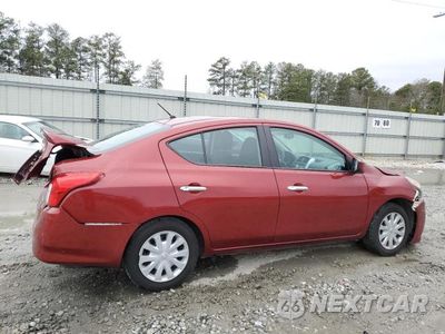 Trzecie zdjęcie samochodu z tyłu: 2019 NISSAN VERSA S VIN:3N1CN7AP9KL850463 - miniatura