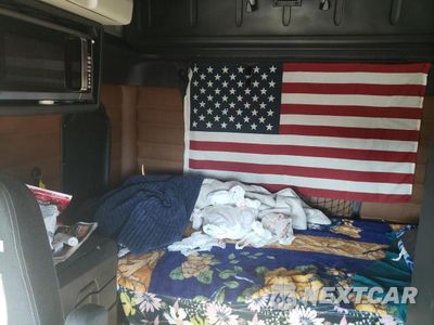 Zdjęcie 6 z 10 samochodu: 2019 FREIGHTLINER CASCADIA 126 VIN:3AKJHHDR2KSKD5742 - miniatura