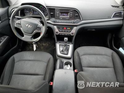 Zdjęcie 8 z 12 samochodu: 2018 HYUNDAI ELANTRA SE VIN:5NPD74LF4JH286296 - miniatura