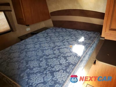 Zdjęcie 9 z 10 samochodu: 2012 JAYCO JAYFLIGHT VIN:1UJBJ0BS1C18R0401 - miniatura