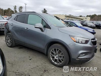 Czwarte zdjęcie samochodu z boku: 2019 BUICK ENCORE SPORT TOURING VIN:KL4CJ2SB5KB910202 - miniatura