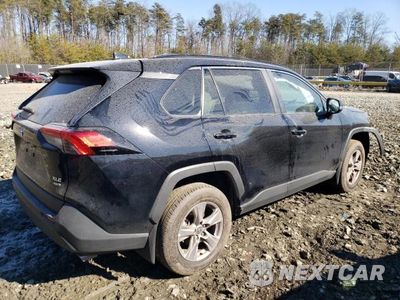 Trzecie zdjęcie samochodu z tyłu: 2022 TOYOTA RAV4 XLE VIN:2T3P1RFV9NC319596 - miniatura