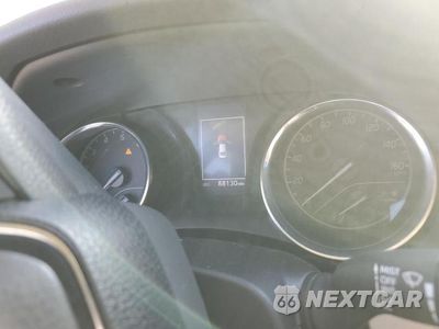 Zdjęcie 9 z 12 samochodu: 2019 TOYOTA CAMRY L VIN:4T1B11HK3KU183984 - miniatura
