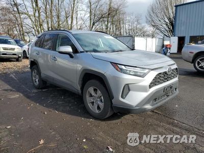 Czwarte zdjęcie samochodu z boku: 2023 TOYOTA RAV4 XLE VIN:2T3P1RFV9PW374633 - miniatura