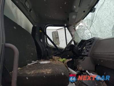 Piąte zdjęcie samochodu w środku: 2021 FREIGHTLINER M2 106 MEDIUM DUTY VIN:3ALACWD28MDMN8431 - miniatura