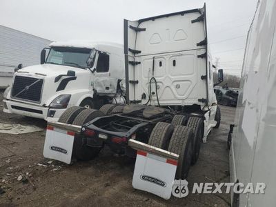 Czwarte zdjęcie samochodu z boku: 2022 FREIGHTLINER CASCADIA 126 VIN:3AKJHHDRXNSNA1416 - miniatura