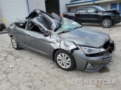 Czwarte zdjęcie samochodu z boku: 2019 HYUNDAI ELANTRA SE VIN:5NPD74LF4KH476794 - miniatura