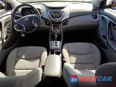 Zdjęcie 8 z 12 samochodu: 2013 HYUNDAI ELANTRA GLS VIN:KMHDH4AE5DU577614 - miniatura