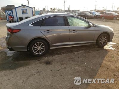 Trzecie zdjęcie samochodu z tyłu: 2018 HYUNDAI SONATA SE VIN:5NPE24AF8JH700461 - miniatura