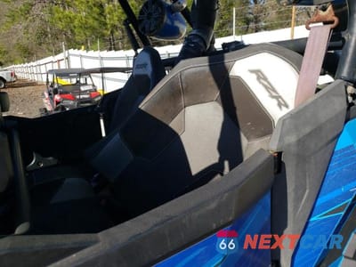 Zdjęcie 9 z 10 samochodu: 2015 POLARIS RZR XP 4 1000 EPS VIN:3NSVFE992FF369132 - miniatura