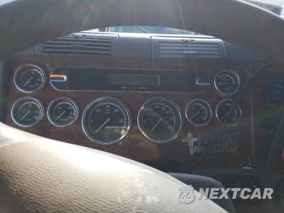 Zdjęcie 8 z 10 samochodu: 2012 FREIGHTLINER CASCADIA 125 VIN:1FUJGLDR0CSBT4036 - miniatura