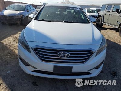 Piąte zdjęcie samochodu w środku: 2015 HYUNDAI SONATA SE VIN:5NPE24AF4FH006129 - miniatura