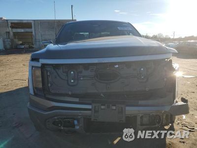 Piąte zdjęcie samochodu w środku: 2023 FORD F150 LIGHTNING PRO VIN:1FT6W1EV3PWG08671 - miniatura