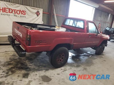 Trzecie zdjęcie samochodu z tyłu: 1987 TOYOTA PICKUP RN64 DLX VIN:JT4RN64D1H5065138 - miniatura