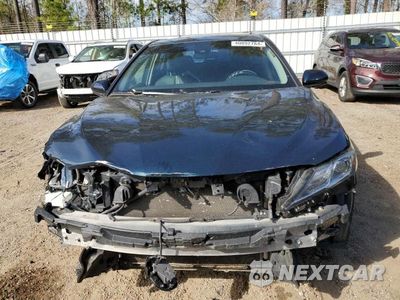 Piąte zdjęcie samochodu w środku: 2019 TOYOTA CAMRY L VIN:4T1B11HK0KU713988 - miniatura