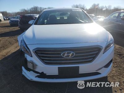 Piąte zdjęcie samochodu w środku: 2017 HYUNDAI SONATA SE VIN:5NPE24AF3HH449469 - miniatura
