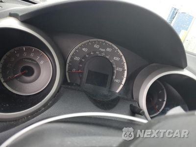 Zdjęcie 9 z 12 samochodu: 2012 HONDA FIT VIN:JHMGE8H32CC025349 - miniatura