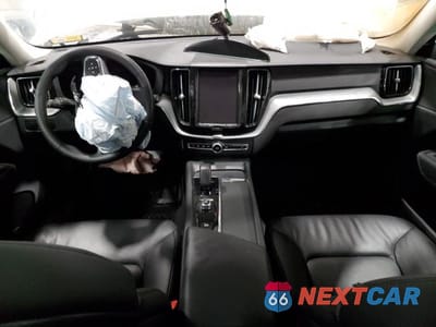 Zdjęcie 8 z 13 samochodu: 2023 VOLVO XC60 CORE VIN:YV4L12RV3P1253707 - miniatura