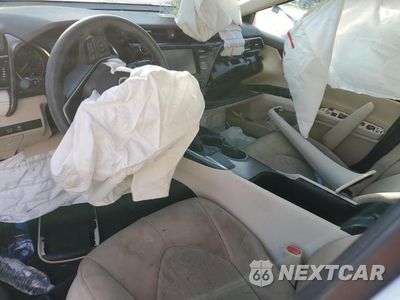 Zdjęcie 8 z 12 samochodu: 2019 TOYOTA CAMRY L VIN:4T1B11HK3KU183984 - miniatura