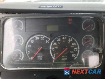 Zdjęcie 8 z 10 samochodu: 2004 FREIGHTLINER MEDIUM CONVENTIONAL FL80 VIN:1FVABXAK64DM18623 - miniatura
