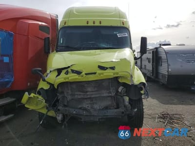 Drugie zdjęcie samochodu z przodu: 2013 FREIGHTLINER CASCADIA 113 VIN:1FUJGHDV1DSBW0107 - miniatura