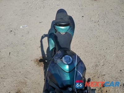 Piąte zdjęcie samochodu w środku: 2006 SUZUKI GSX-R600 K6 VIN:JS1GN7DA062116477 - miniatura