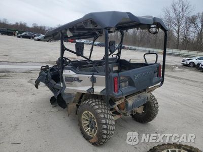 Trzecie zdjęcie samochodu z tyłu: 2019 HONDA SXS1000 M5 VIN:1HFVE04T1K4300255 - miniatura