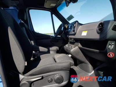 Piąte zdjęcie samochodu w środku: 2023 MERCEDES-BENZ SPRINTER 2500 VIN:W1W4NBVY1PT139466 - miniatura
