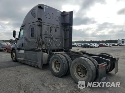 Trzecie zdjęcie samochodu z tyłu: 2020 FREIGHTLINER CASCADIA 126 VIN:3AKJHHDRXLSLV7948 - miniatura