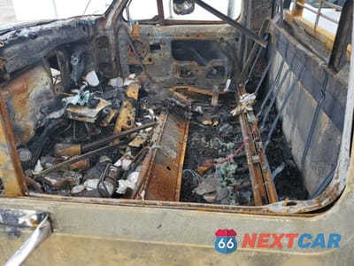 Zdjęcie 7 z 11 samochodu: 1997 FORD F350 VIN:1FDKF37F6VEA84849 - miniatura