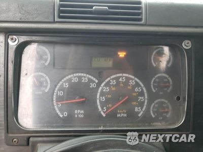 Zdjęcie 8 z 10 samochodu: 2005 FREIGHTLINER CONVENTIONAL COLUMBIA VIN:1FUJA6CKX5LN41153 - miniatura