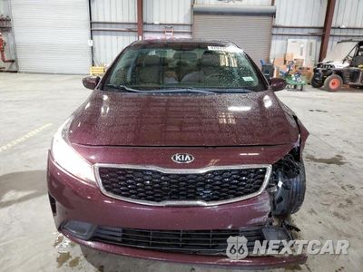 Piąte zdjęcie samochodu w środku: 2018 KIA FORTE LX VIN:3KPFL4A76JE196331 - miniatura