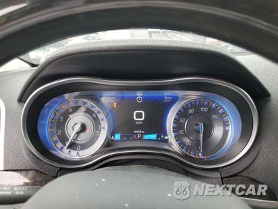 Zdjęcie 9 z 12 samochodu: 2017 CHRYSLER 300C VIN:2C3CCAKG1HH622168 - miniatura