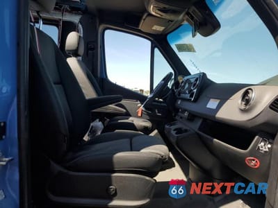Piąte zdjęcie samochodu w środku: 2023 MERCEDES-BENZ SPRINTER 2500 VIN:W1W4NBVY0PT141256 - miniatura