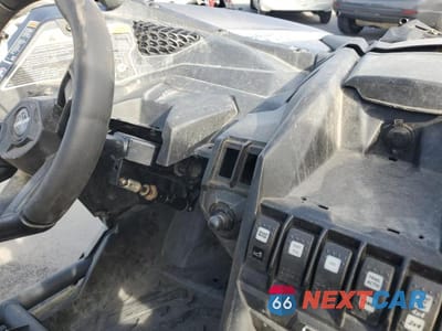 Zdjęcie 8 z 10 samochodu: 2023 CAN-AM MAVERICK X3 X RS TURBO RR VIN:3JBVXAV44PE001658 - miniatura