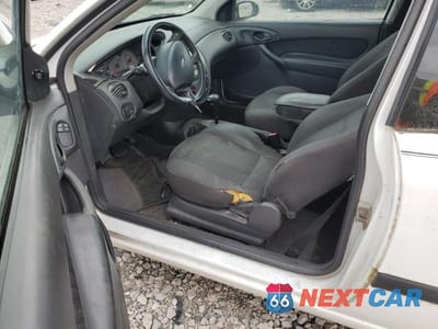 Zdjęcie 8 z 12 samochodu: 2003 FORD FOCUS ZX3 VIN:3FAFP31303R185001 - miniatura