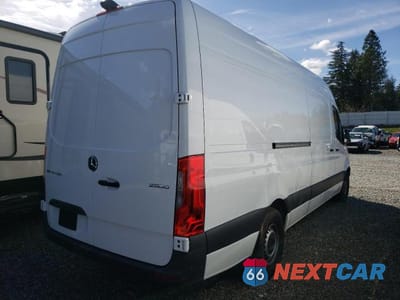 Trzecie zdjęcie samochodu z tyłu: 2022 MERCEDES-BENZ SPRINTER 2500 VIN:W1Y4ECHY6NT110163 - miniatura