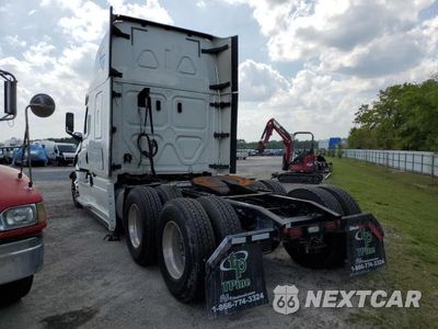 Trzecie zdjęcie samochodu z tyłu: 2020 FREIGHTLINER CASCADIA 126 VIN:3AKJHHDR5LSLN0910 - miniatura