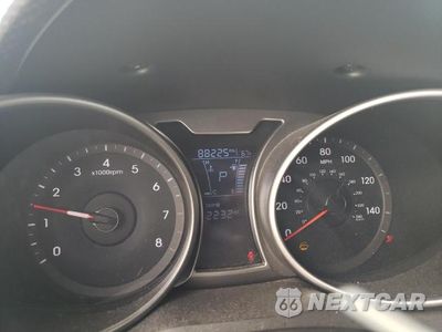Zdjęcie 9 z 12 samochodu: 2017 HYUNDAI VELOSTER VIN:KMHTC6AD2HU316265 - miniatura