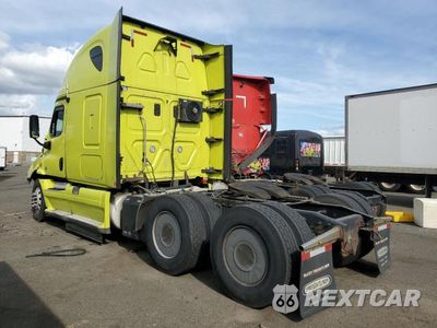 Czwarte zdjęcie samochodu z boku: 2013 FREIGHTLINER CASCADIA 113 VIN:1FUJGHDV1DSBW0107 - miniatura