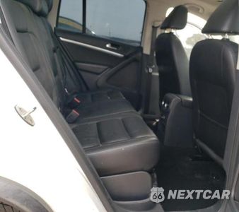 Zdjęcie 10 z 12 samochodu: 2012 VOLKSWAGEN TIGUAN S VIN:WVGAV7AX6CW533297 - miniatura