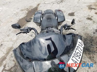 Piąte zdjęcie samochodu w środku: 2019 HARLEY-DAVIDSON FLTRXS VIN:1HD1KTP12KB614374 - miniatura