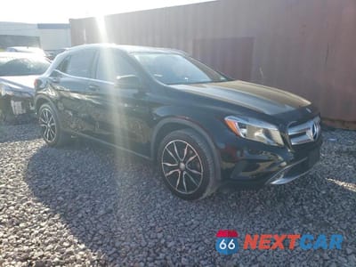 Czwarte zdjęcie samochodu z boku: 2017 MERCEDES-BENZ GLA 250 VIN:WDCTG4EB4HJ323882 - miniatura